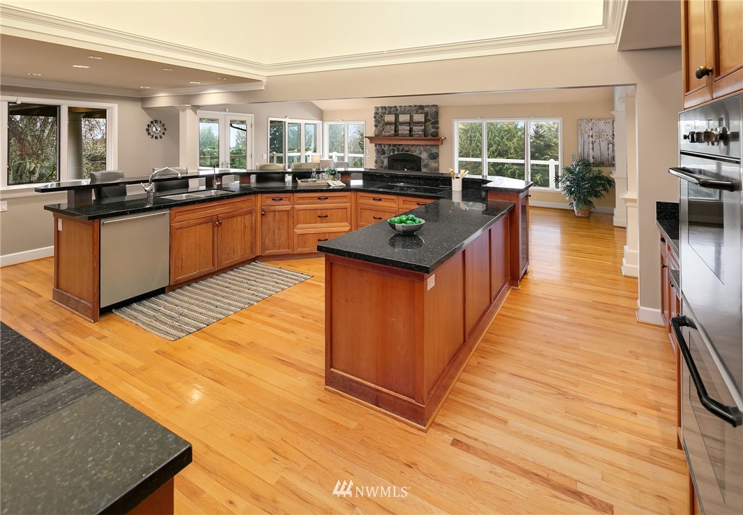 17618 Southeast 102nd Street Renton, WA 98059 - Photo 8 of 25