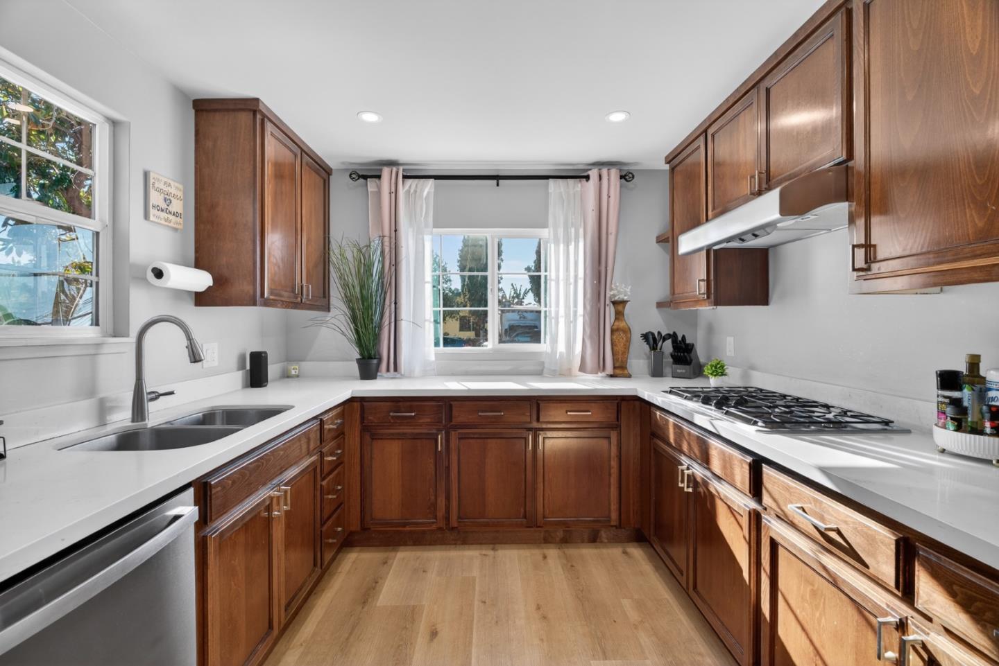 10230 Griffith Street San Jose, CA 95127 - Photo 11 of 50