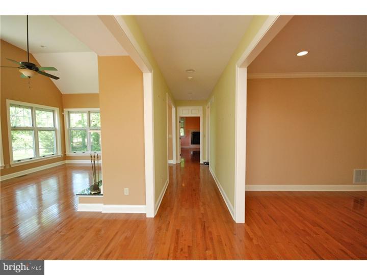 447 Bridgeboro Road Moorestown, NJ 08057 - Photo 6 of 25 Hallway