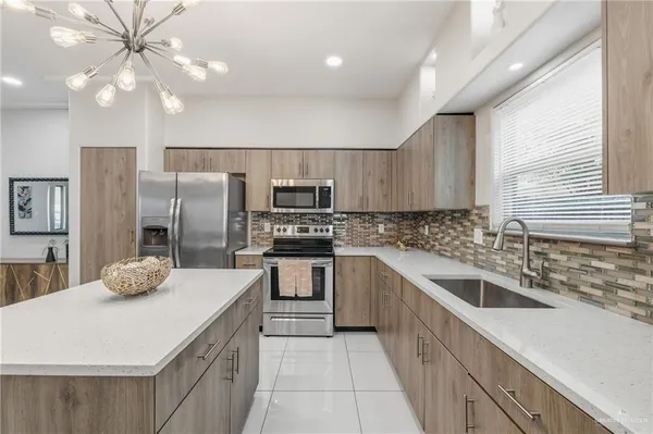 $1,750,000 | 3302 South Sugar Road, Edinburg, TX 78539