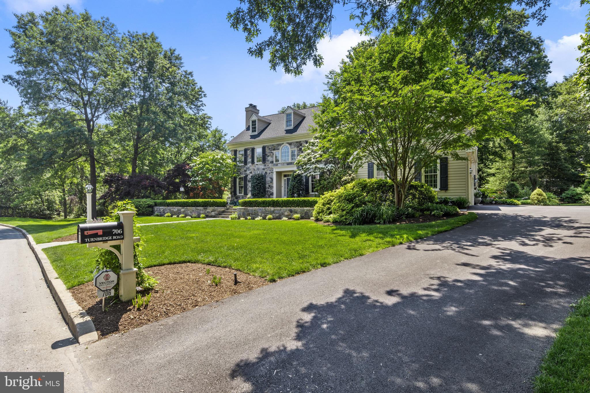 706 Turnbridge Road Wayne, PA 19087 - Photo 68 of 72 Flat driveway!