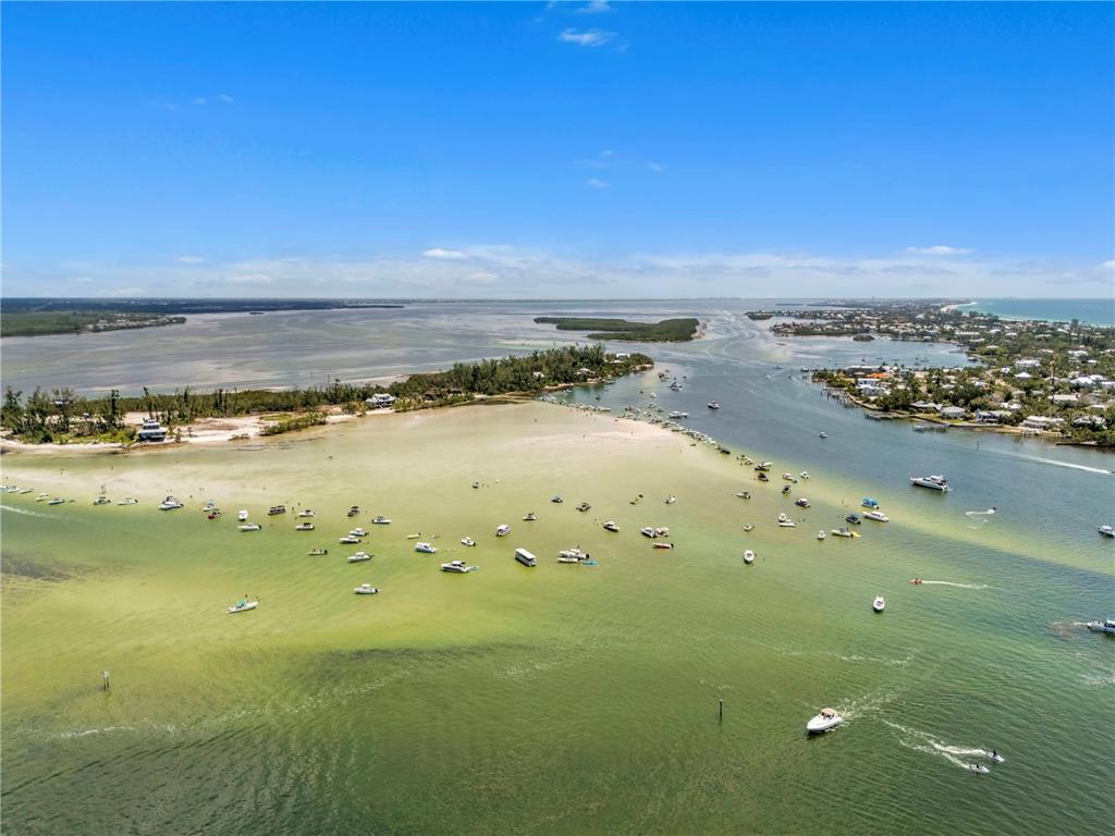 2600 Harbourside Drive, Unit R9 Longboat Key, FL 34228 - Photo 21 of 26 a view of an ocean
