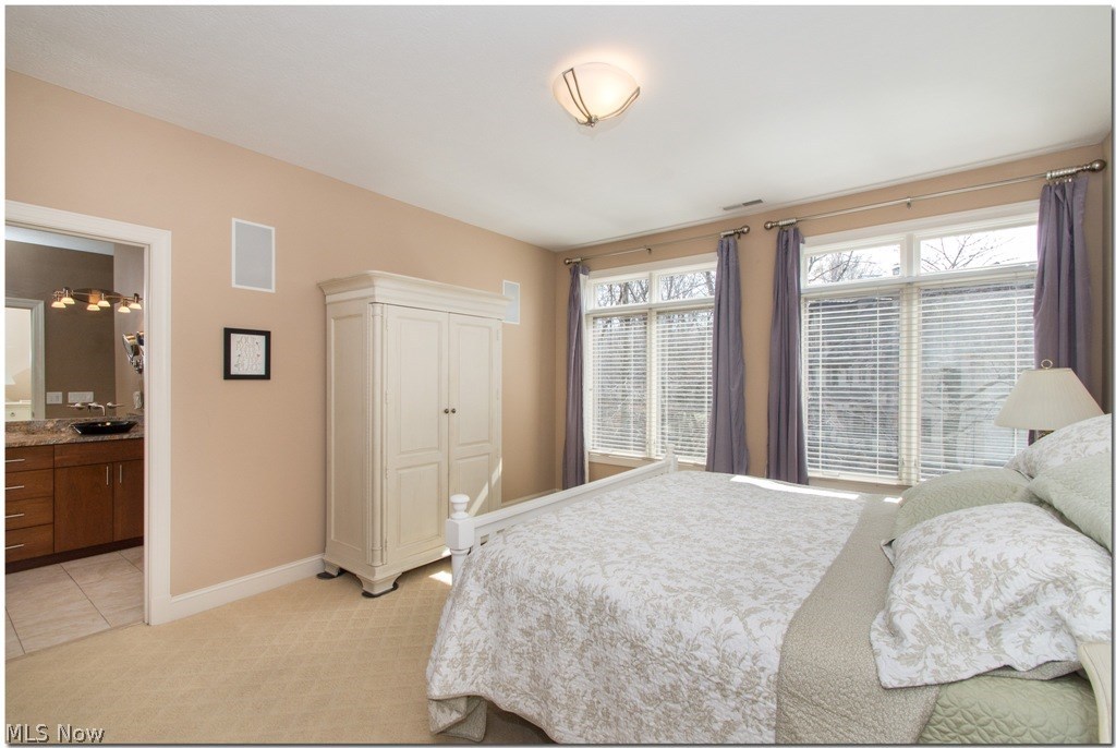 12478 Cedar Road Cleveland, OH 44106 - Photo 15 of 32