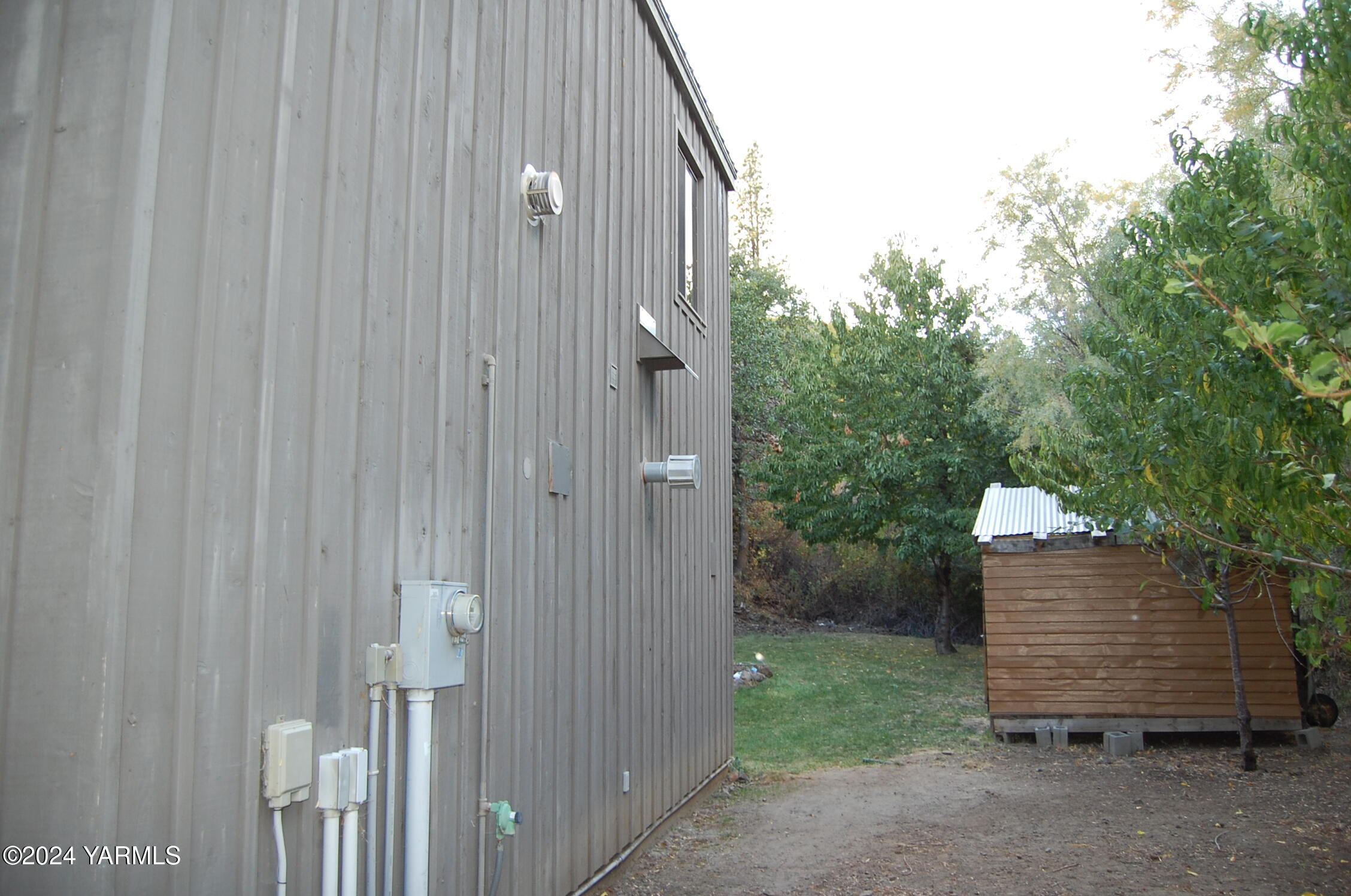 160 Tampico Park Road Yakima, WA 98903 - Photo 18 of 26 a view of outdoor space and yard