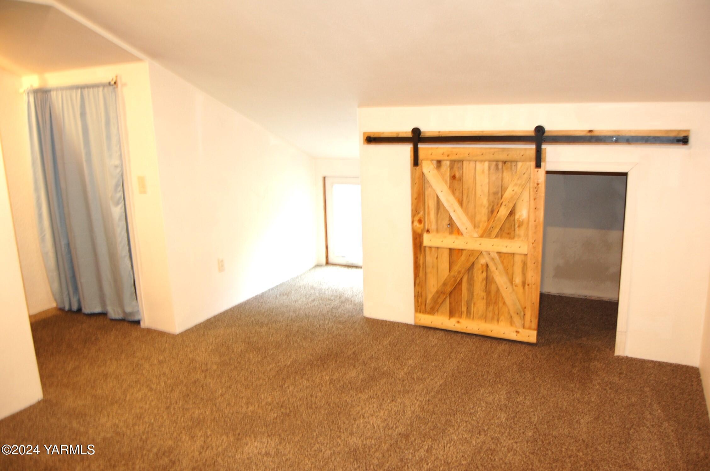 160 Tampico Park Road Yakima, WA 98903 - Photo 23 of 26 a view of an empty room
