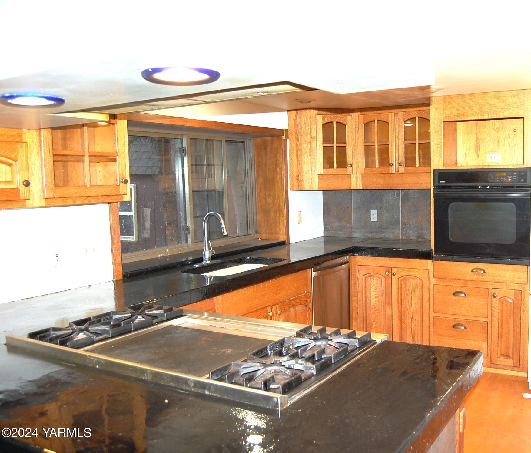160 Tampico Park Road Yakima, WA 98903 - Photo 3 of 26 a view of a backyard with swimming pool and furniture