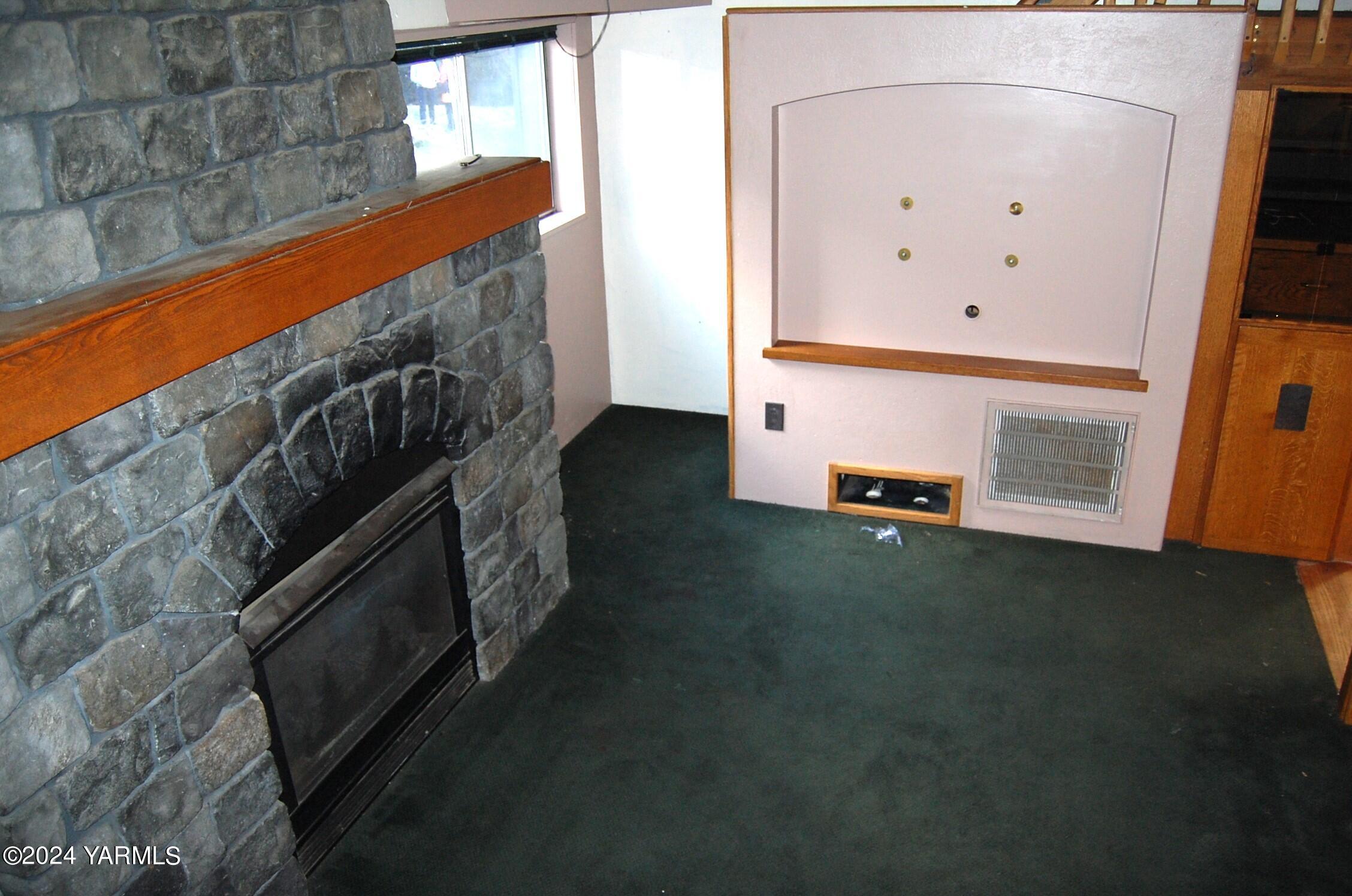160 Tampico Park Road Yakima, WA 98903 - Photo 7 of 26 a view of storage and utility room
