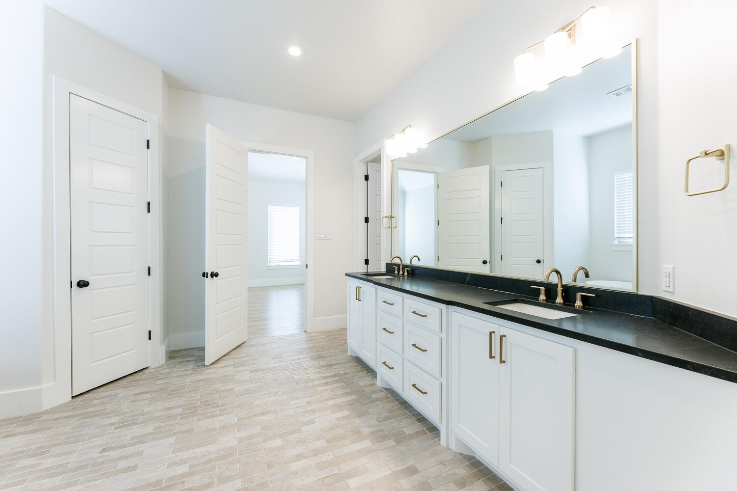 2805 150th Street Lubbock, TX 79423 - Photo 46 of 82 Primary Bathroom