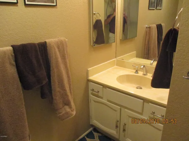 $1,700 | 8202 North 21st Drive, Unit B201, Phoenix, AZ 85021