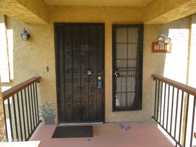 $1,700 | 8202 North 21st Drive, Unit B201, Phoenix, AZ 85021