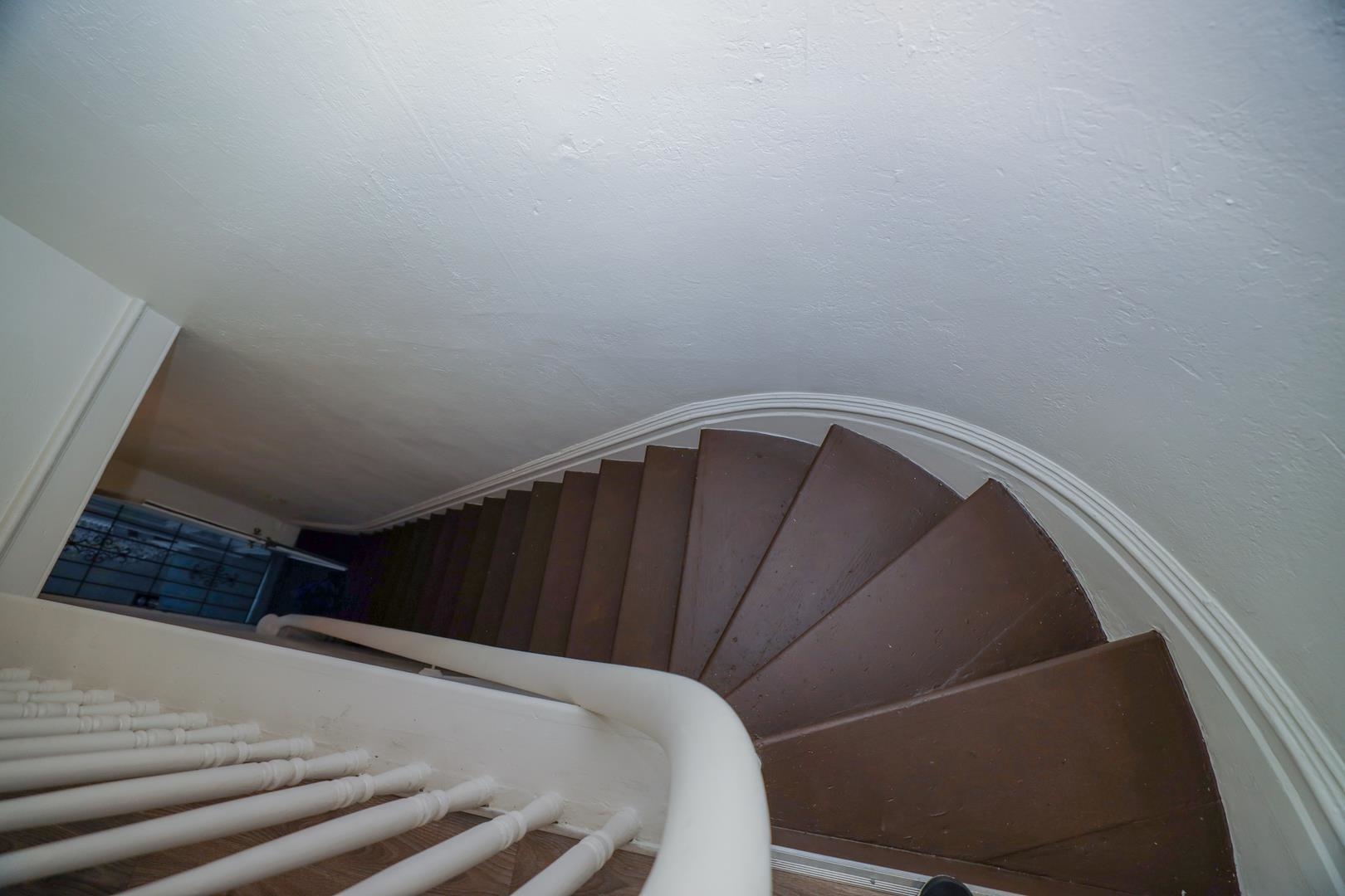 1432 Union Street, Unit UPPR Oakland, CA 94607 - Photo 5 of 27 Entry staircase to upper unit