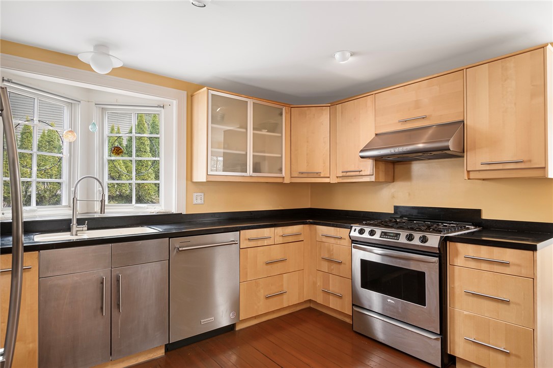 7 Cushing Street Providence, RI 02906 - Photo 8 of 50