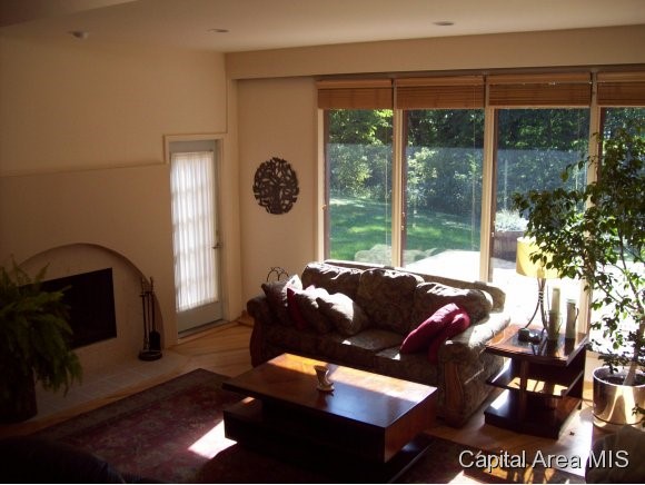 39 Frontier Lake Drive Springfield, IL 62707 - Photo 5 of 15