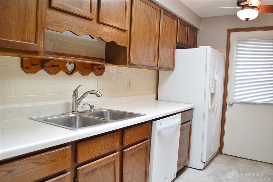 4430 Ridgewood Road East Springfield, OH 45503 - Photo 9 of 31