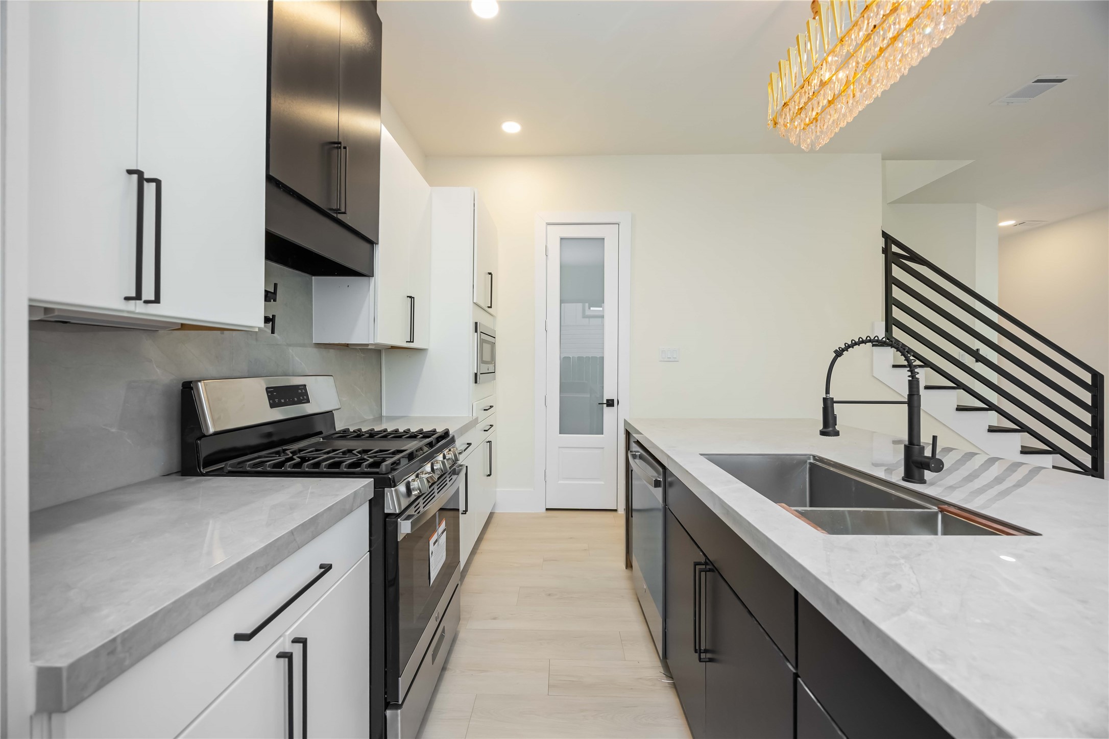 7127 England Street Houston, TX 77021 - Photo 9 of 27 Gallery Image 9