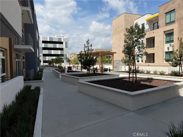 $4,000 | 168 South Monterey Street, Unit 212, Alhambra, CA 91801