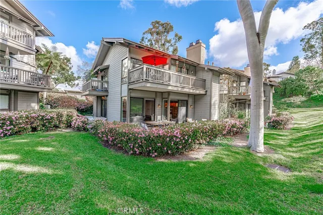 a front view of house with yard