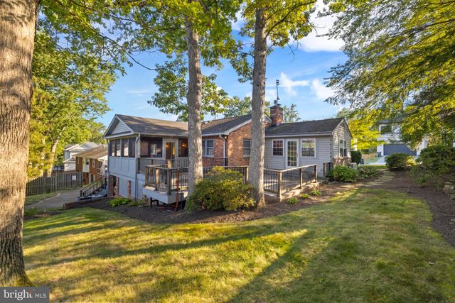 $1,300,000 | 4008 North Stuart Street, Arlington, VA 22207