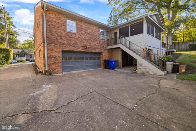 $1,300,000 | 4008 North Stuart Street, Arlington, VA 22207