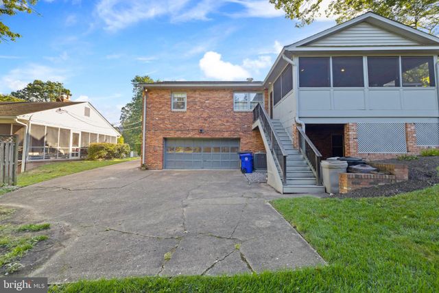 $1,300,000 | 4008 North Stuart Street, Arlington, VA 22207