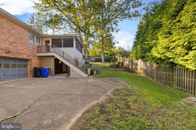 $1,300,000 | 4008 North Stuart Street, Arlington, VA 22207