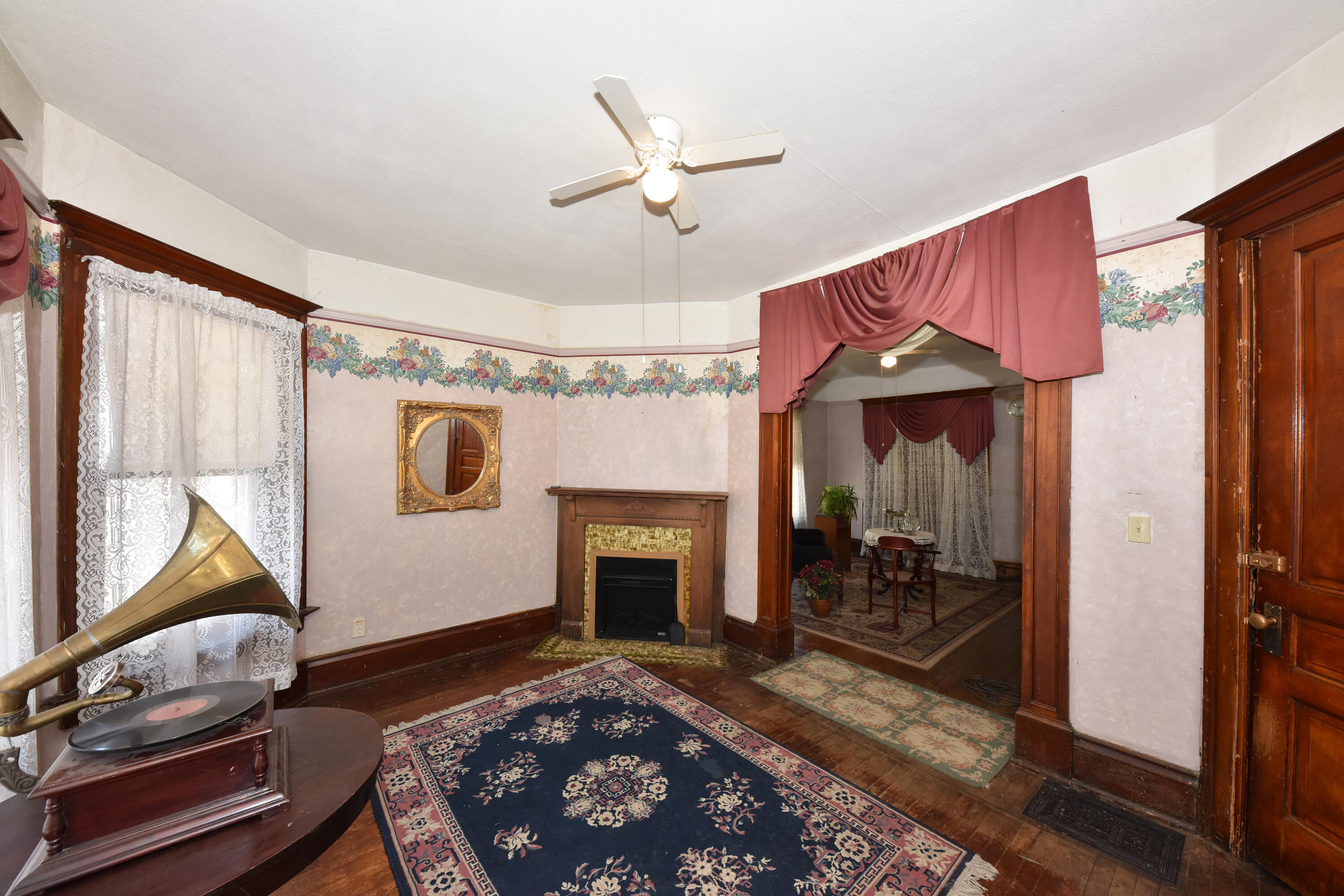 1016 North 29th Street Milwaukee, WI 53208 - Photo 4 of 47 EUP_8085