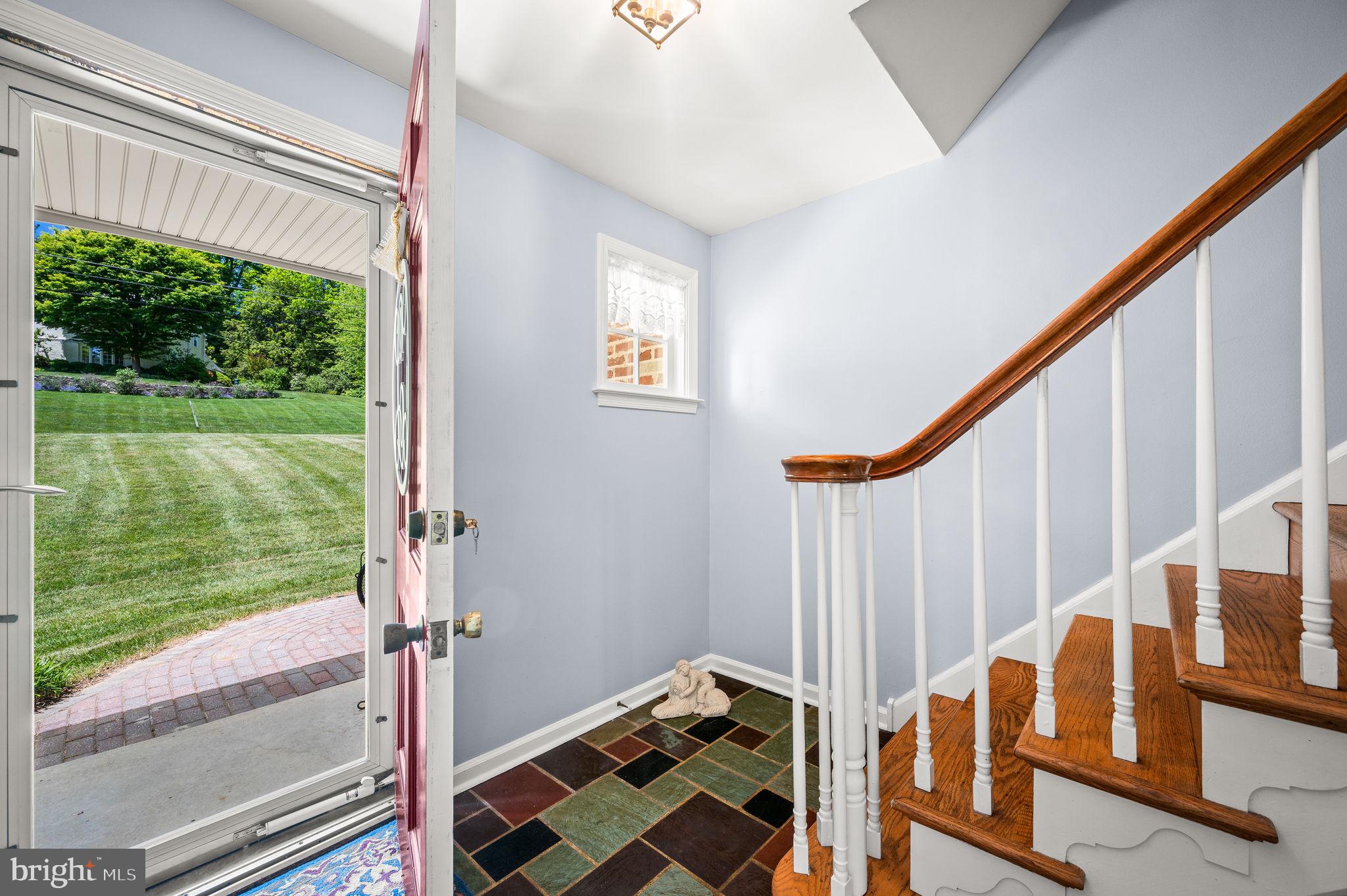 11 Buttonwood Way Rose Valley, PA 19063 - Photo 7 of 65 Foyer with view out the front door