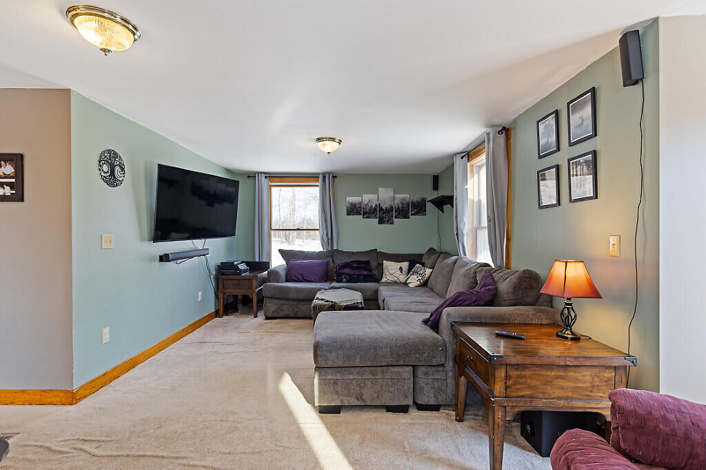 137 Middle Road Fairfield, ME 04937 - Photo 15 of 60 Living Room