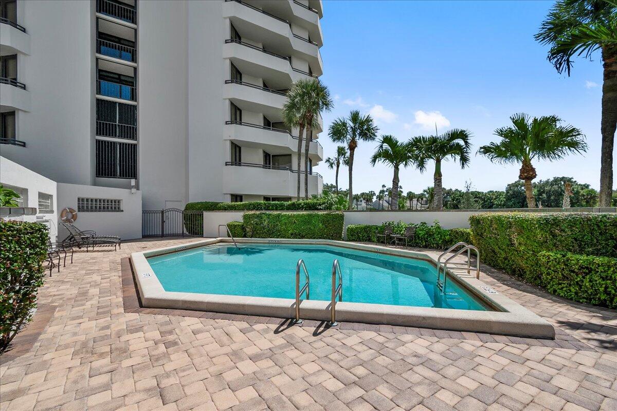 3322 Casseekey Island Road, Unit 901 Jupiter, FL 33477 - Photo 52 of 67 Building Pool