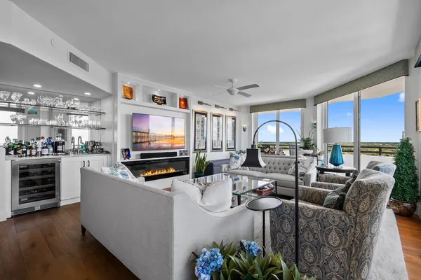 $947,500 | 3322 Casseekey Island Road, Unit 901, Jupiter, FL 33477