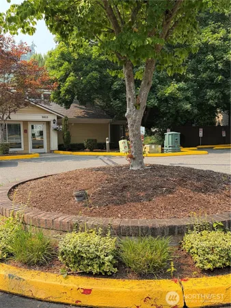 $2,275 | 9805 Avondale Road Northeast, Unit M240, Redmond, WA 98052