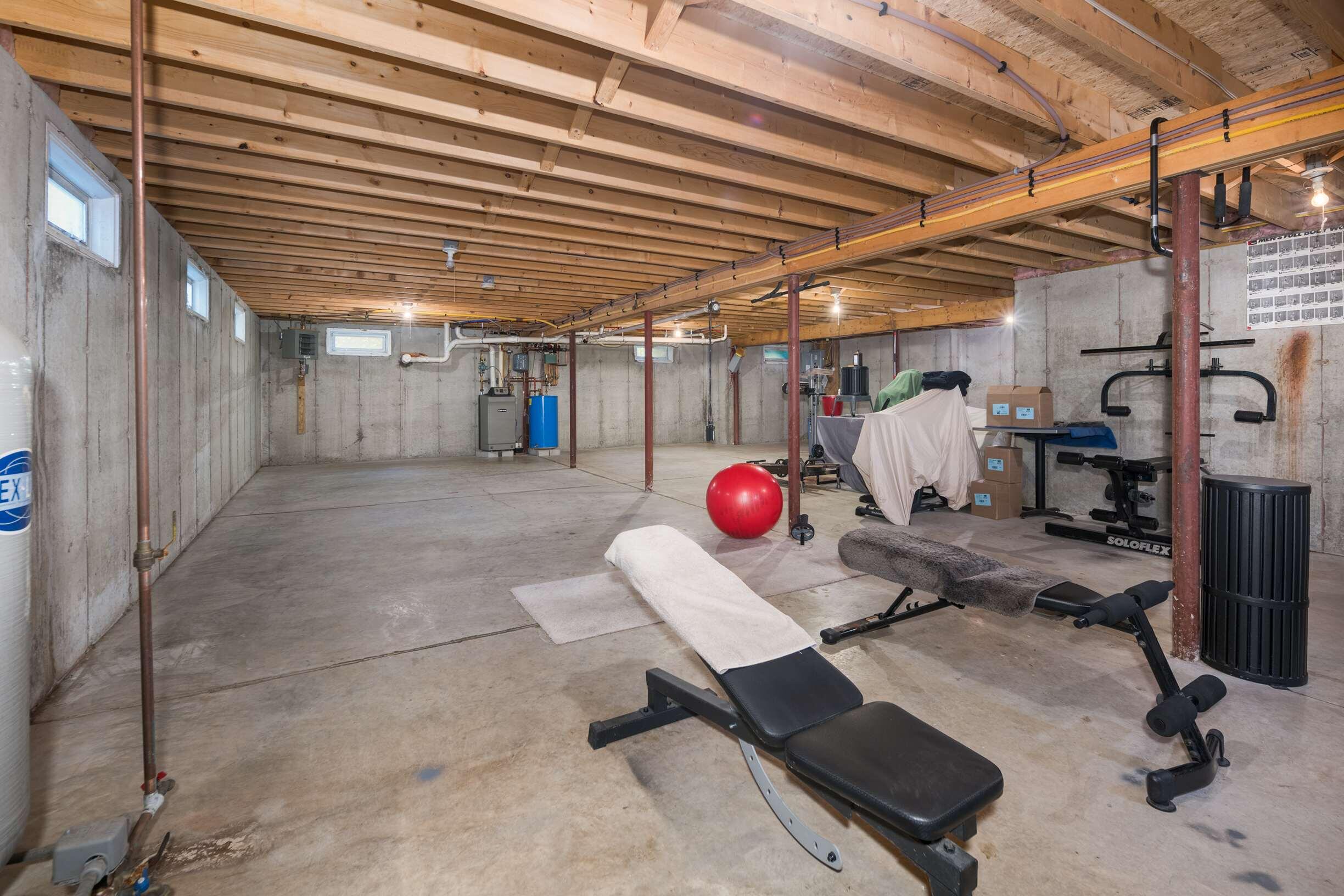 14 North Village Road York, ME 03902 - Photo 25 of 31 Set up as exercise area