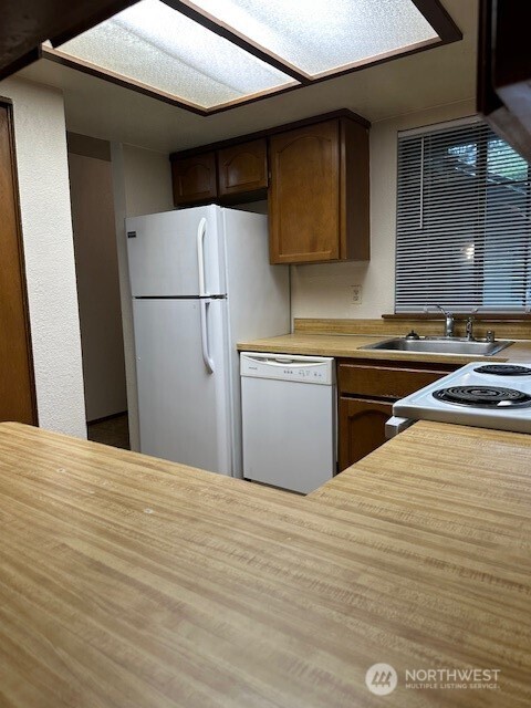 5303 149th Street Southwest, Unit 1 Edmonds, WA 98026 - Photo 4 of 16 Gallery Image 4