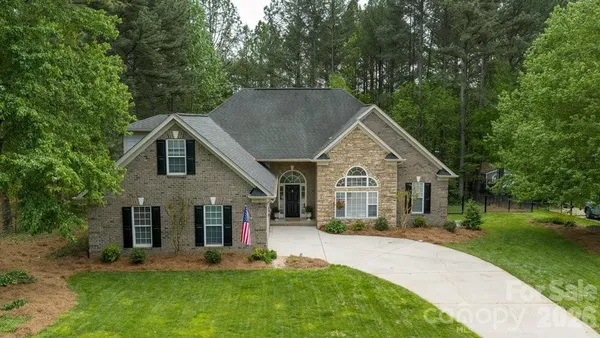 $525,000 | 147 Honeysuckle Creek Loop, Mooresville, NC 28117