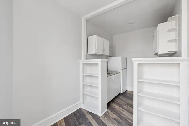 $949 | 7250 Chestnut Street, Unit D 402, Upper Darby, PA 19082