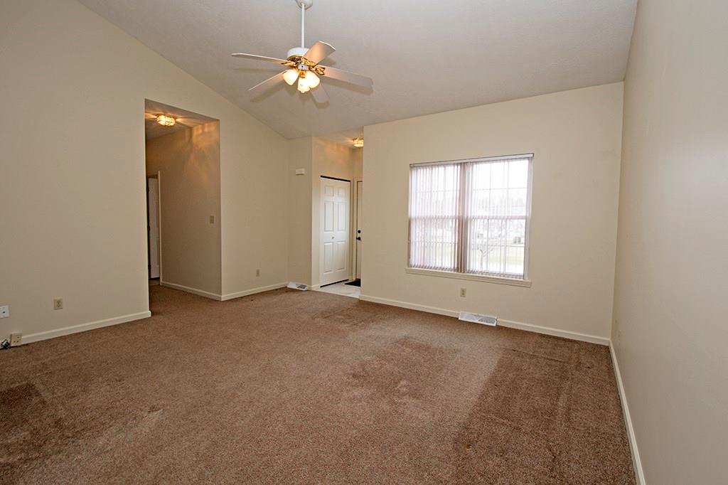 313 Quail Ridge Court Gibsonia, PA 15044 - Photo 11 of 15 Living Room