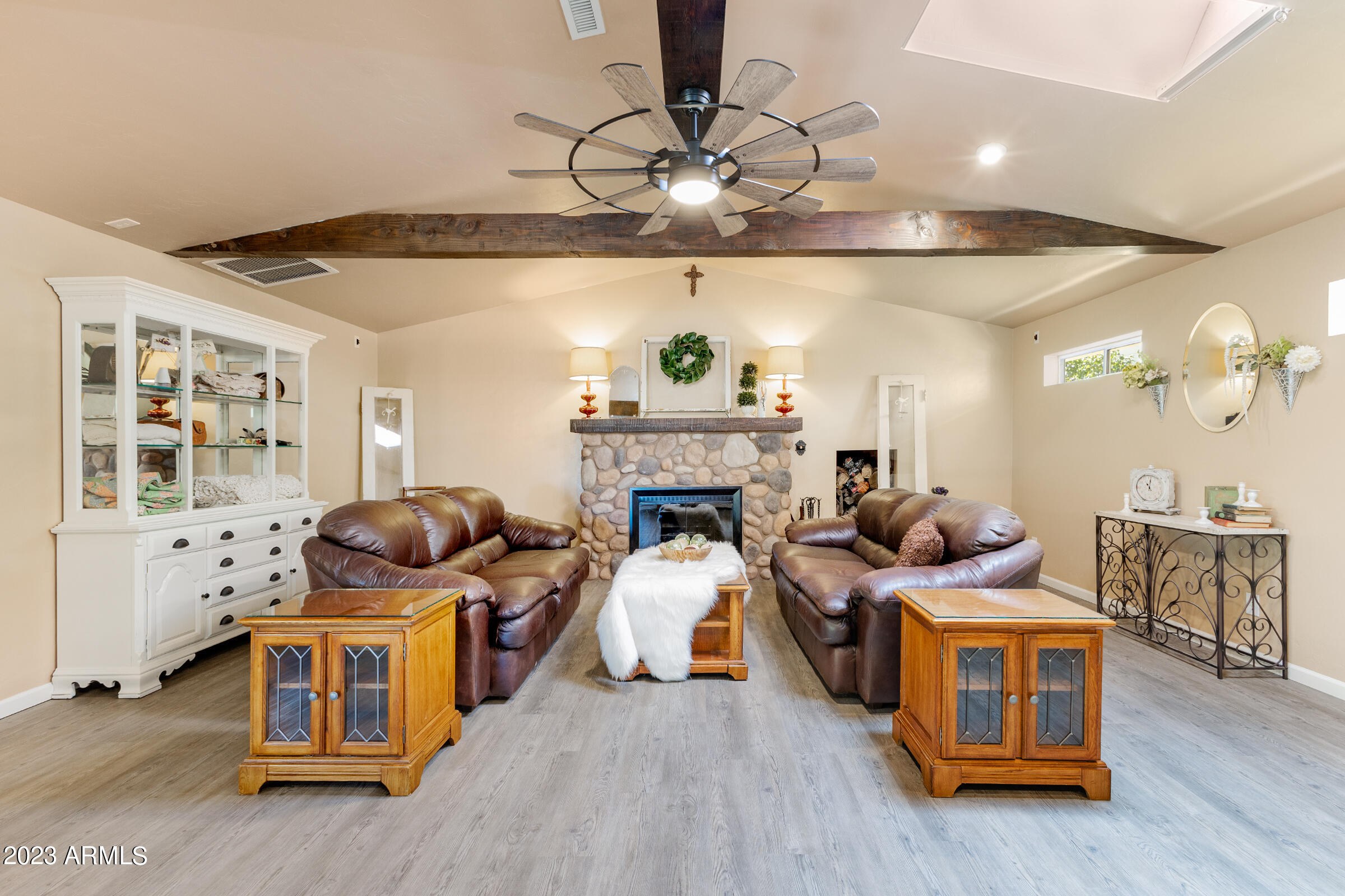 805 West Little Ranch Road Paulden, AZ 86334 - Photo 12 of 122 03.LivingRoom_05
