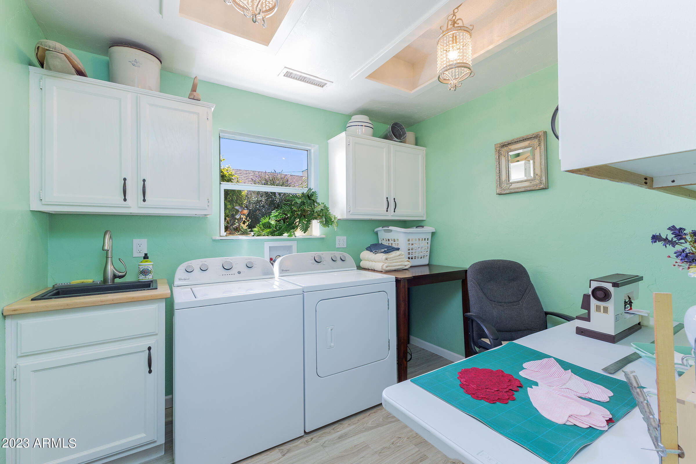 805 West Little Ranch Road Paulden, AZ 86334 - Photo 37 of 122 15.LaundryRoom
