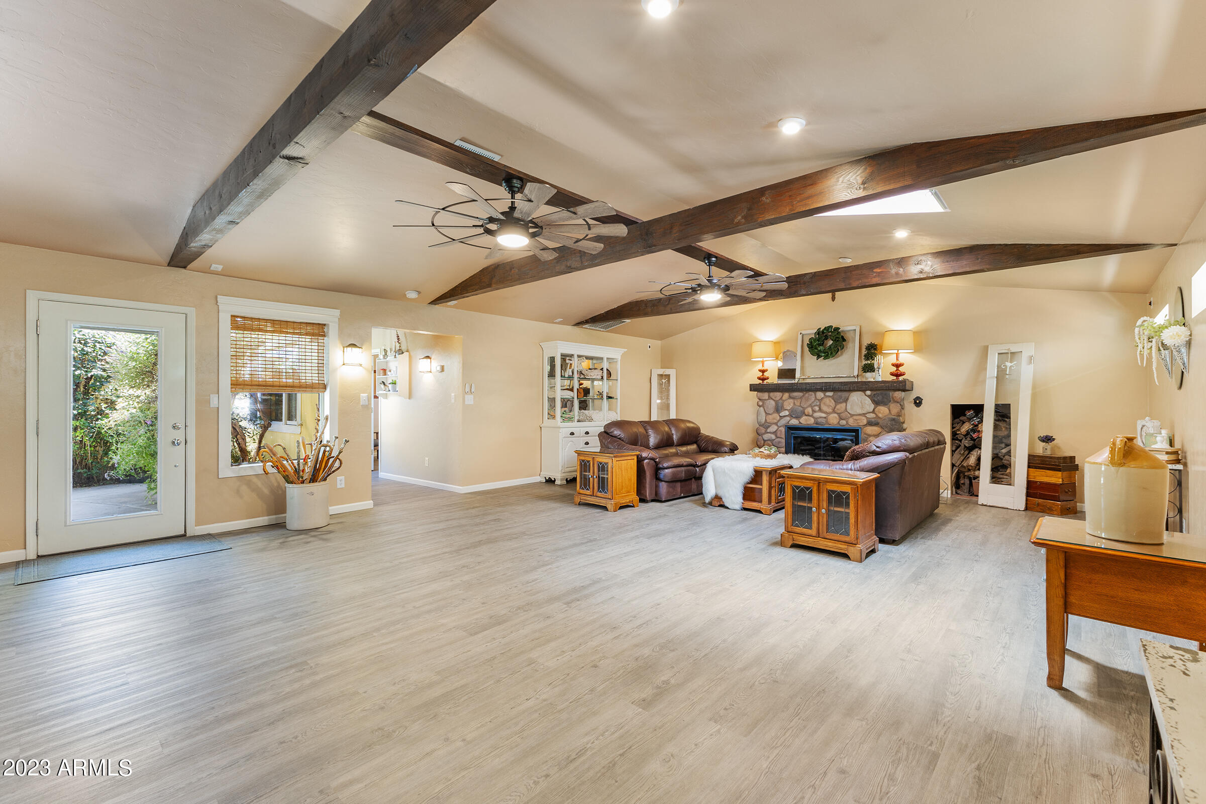 805 West Little Ranch Road Paulden, AZ 86334 - Photo 9 of 122 03.LivingRoom_02