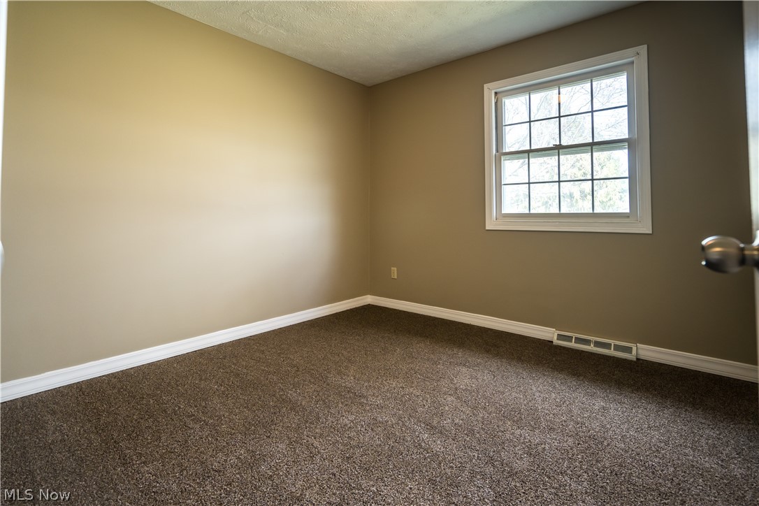 3204 Wright Road Northwest Uniontown, OH 44685 - Photo 10 of 19 Gallery Image 10