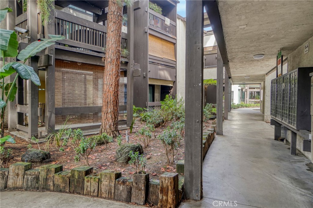 8650 Gulana Avenue Playa del Rey, CA 90293 - Photo 25 of 46 a view of a brick buildings with many windows