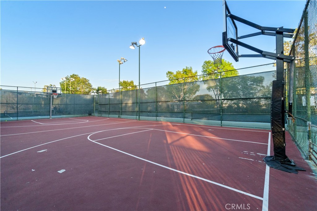 8650 Gulana Avenue Playa del Rey, CA 90293 - Photo 42 of 46 a view of a tennis court
