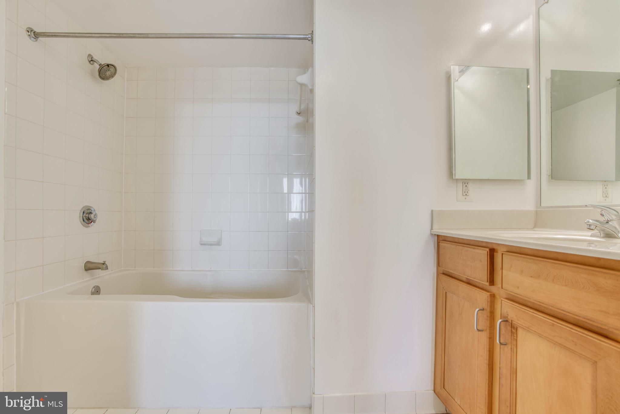 414 Water Street, Unit 2106 Baltimore, MD 21202 - Photo 32 of 35