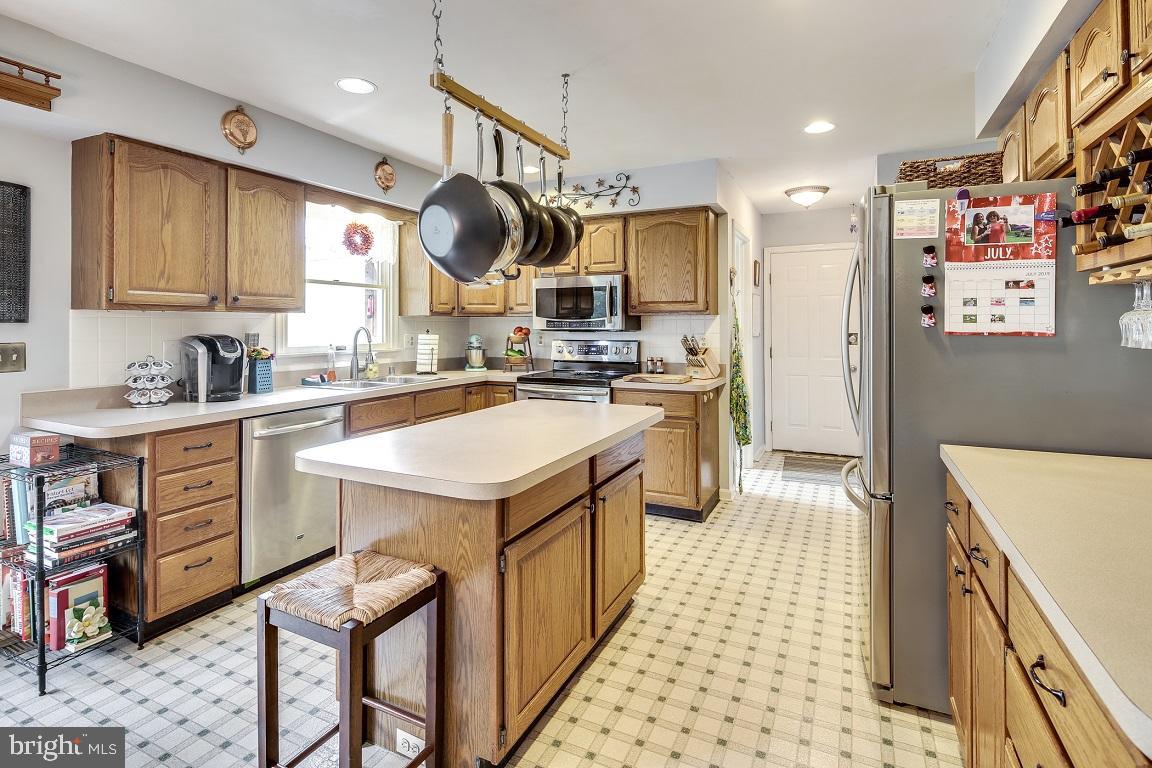 1079 Huntfield Road Westminster, MD 21157 - Photo 17 of 43 Kitchen