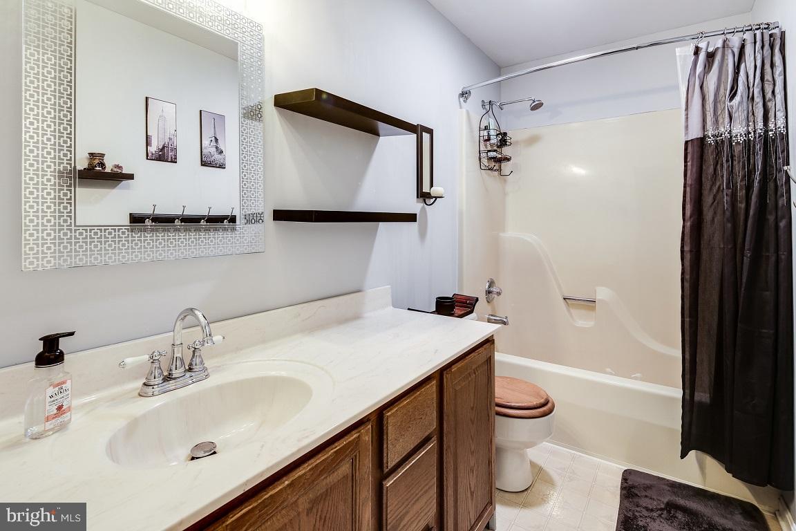 1079 Huntfield Road Westminster, MD 21157 - Photo 31 of 43 Upper Level Full Bathroom