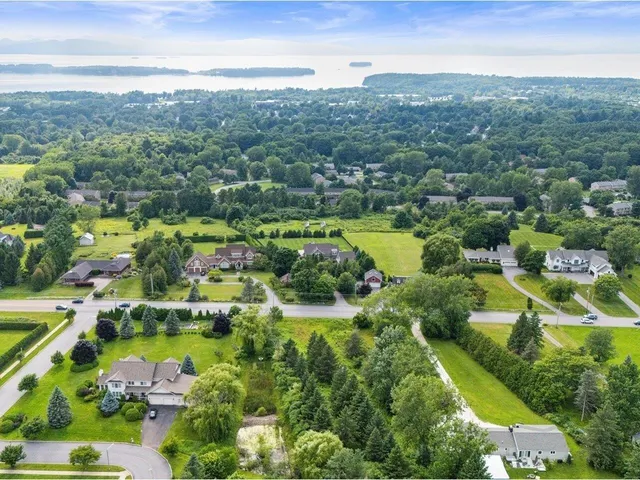 $339,900 | 1432 Spear Street, South Burlington, VT 05403