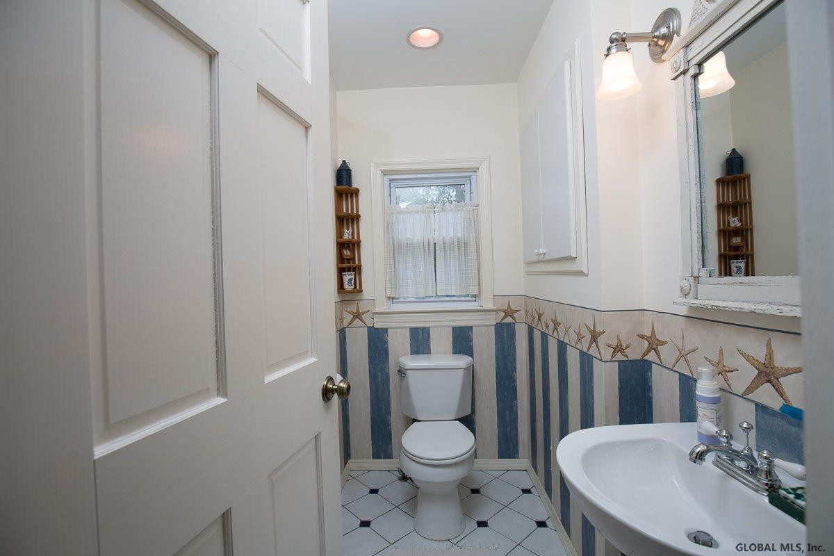 204 Osborne Road Colonie, NY 12205 - Photo 14 of 25 Photo 14