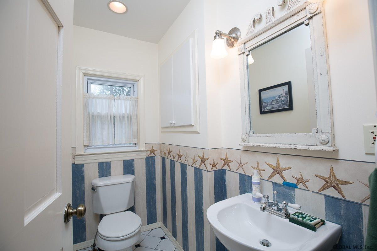 204 Osborne Road Colonie, NY 12205 - Photo 15 of 25 Photo 15