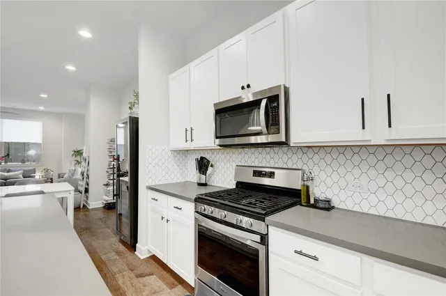 $3,450 | 4405 Swift Path, Unit 17, Austin, TX 78741