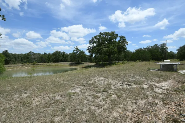 $549,000 | 1974 County Road 404, Flatonia, TX 78941